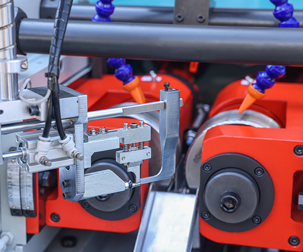 4关节机器人全自动上料机